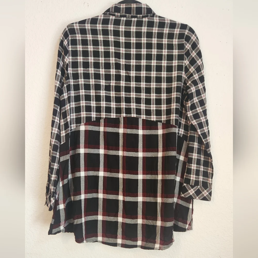 Beachlunchlounge Women's Black Checkered Plaid Button-Down Shirt, Size S - Picture 2 of 5